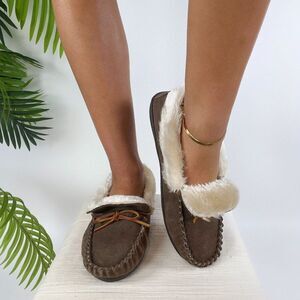 Vintage Clarks Brown Cozy Cottagecore Faux Fur Cabincore Moccasin Slippers / 9